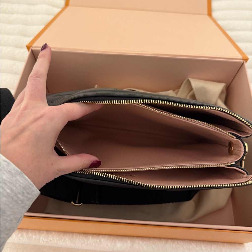 Louis Vuitton Black Coussin PM Bag - Picture 10 of 15